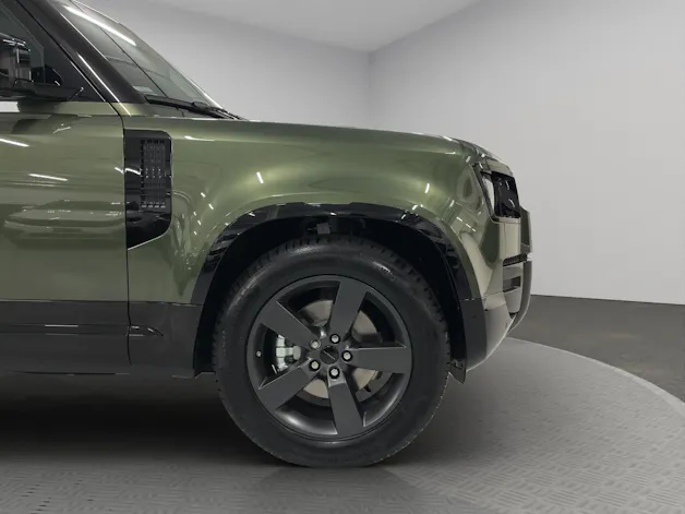 Land Rover Defender 110 3.0 D I6 250 X-Dynamic SE