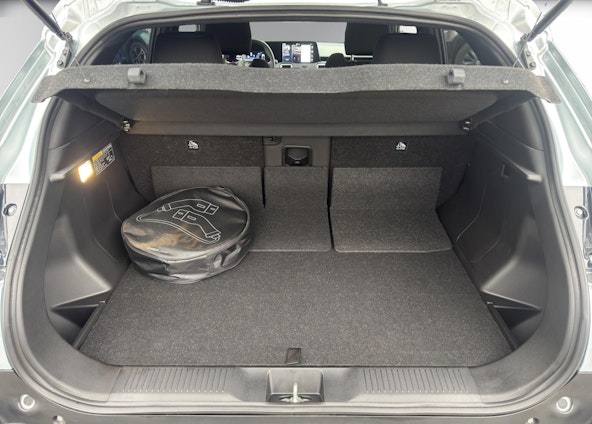 Vehicle image 17 Vehicle image 17