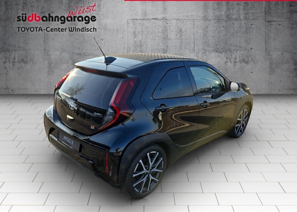 Vehicle image 12 Vehicle image 12