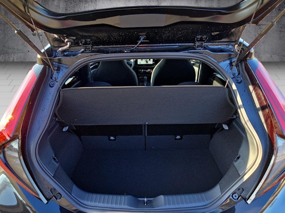 Vehicle image 10 Vehicle image 10