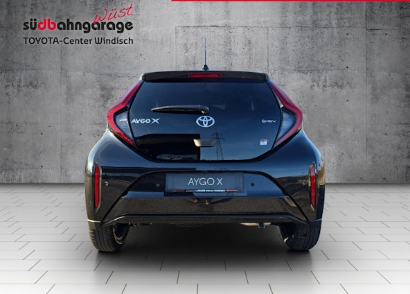 Vehicle image 13 Vehicle image 13