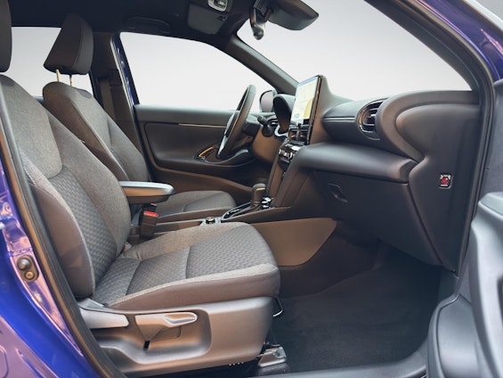 Vehicle image 15 Vehicle image 15