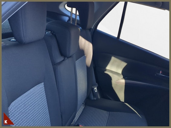 Vehicle image 18 Vehicle image 18