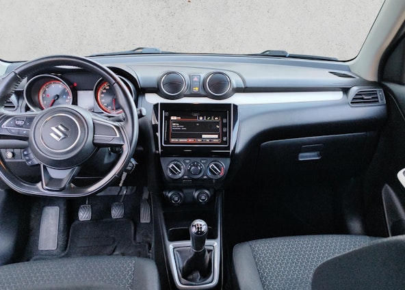 Vehicle image 14 Vehicle image 14