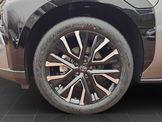 Vehicle image 14 Vehicle image 14