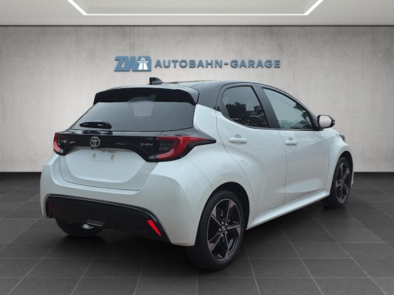 Vehicle image 4 Vehicle image 4