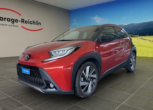 First vehicle image First vehicle image