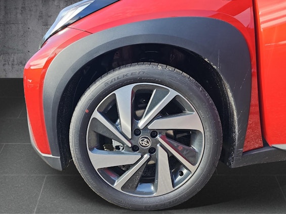 Vehicle image 18 Vehicle image 18