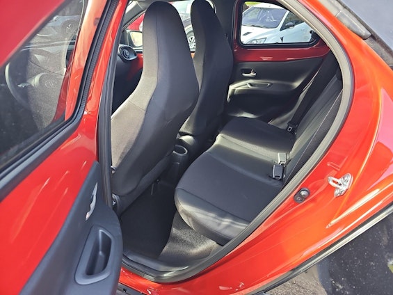 Vehicle image 15 Vehicle image 15