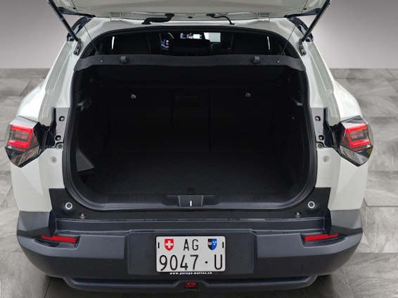 Vehicle image 16 Vehicle image 16