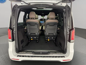 Fahrzeugbild MERCEDES-BENZ V 300 d Swiss Ed. lang 4matic Van