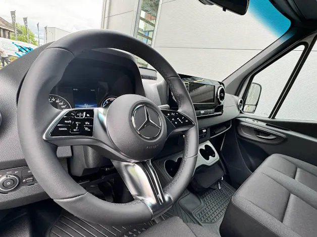 Mercedes-Benz eSprinter 320 Kasten Pro Worker 3665 S 81 kWh