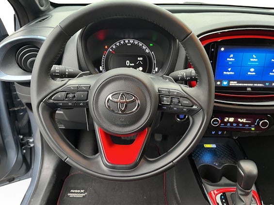 Vehicle image 6 Vehicle image 6