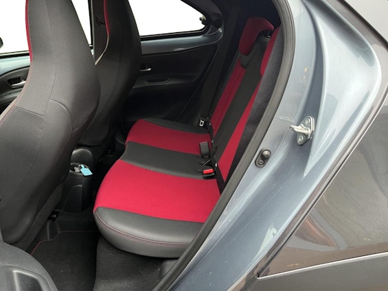 Vehicle image 10 Vehicle image 10