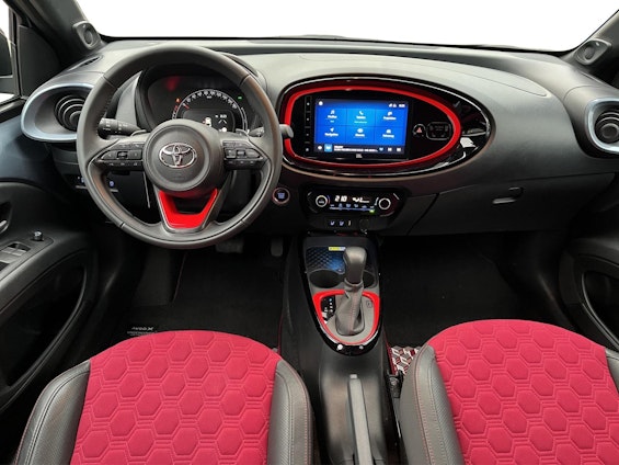 Vehicle image 4 Vehicle image 4