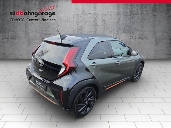 Vehicle image 12 Vehicle image 12