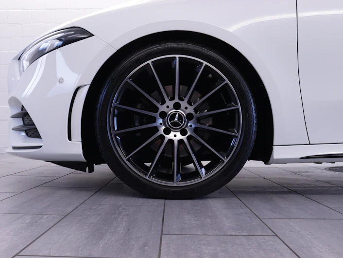 Fahrzeugbild MERCEDES-BENZ A 180