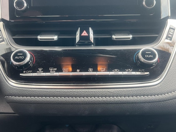 Vehicle image 13 Vehicle image 13