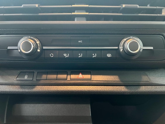 Vehicle image 11 Vehicle image 11