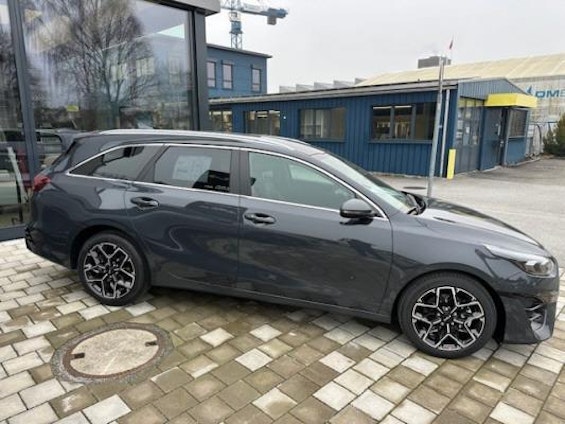 Vehicle image 3 Vehicle image 3