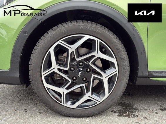 Vehicle image 15 Vehicle image 15