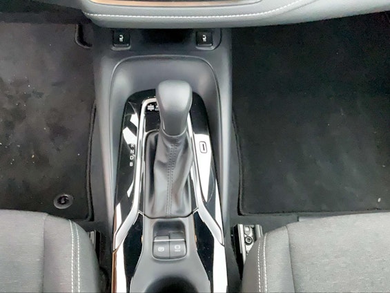 Vehicle image 16 Vehicle image 16