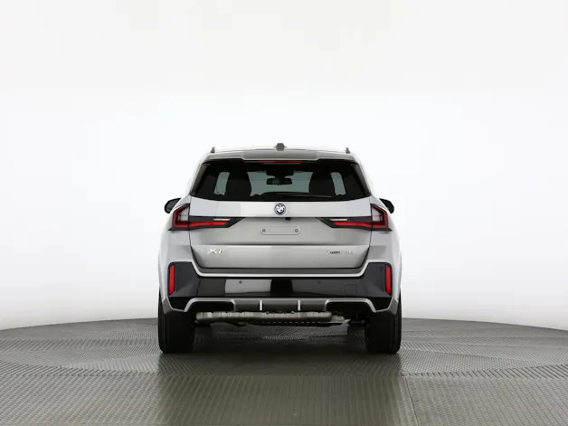 BMW X1 30e xDrive paddles