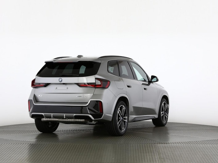 Vehicle image BMW X1