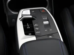 BMW X1 30e xDrive paddles