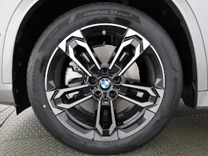 BMW X1 30e xDrive paddles