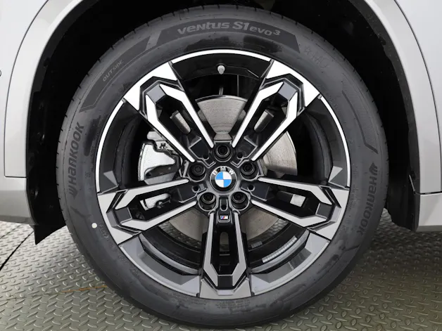 BMW X1 30e xDrive paddles