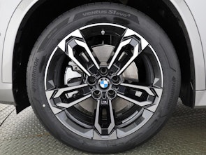 Vehicle image BMW X1 30e xDrive paddles
