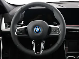 BMW X1 30e xDrive paddles