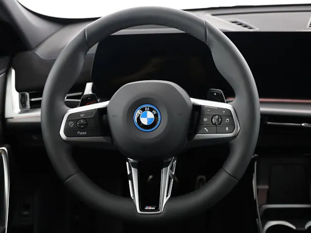 BMW X1 30e xDrive paddles