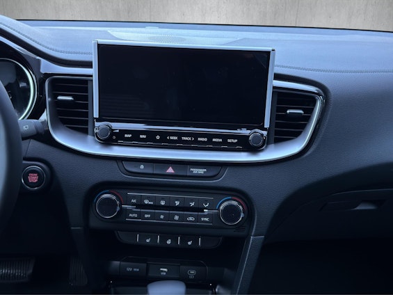 Vehicle image 10 Vehicle image 10