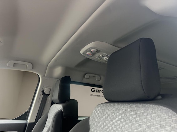 Vehicle image 9 Vehicle image 9