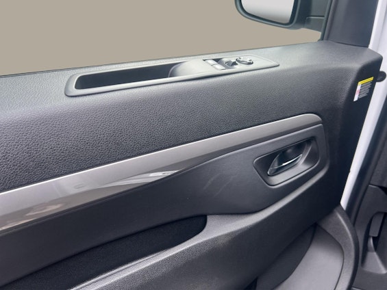 Vehicle image 16 Vehicle image 16