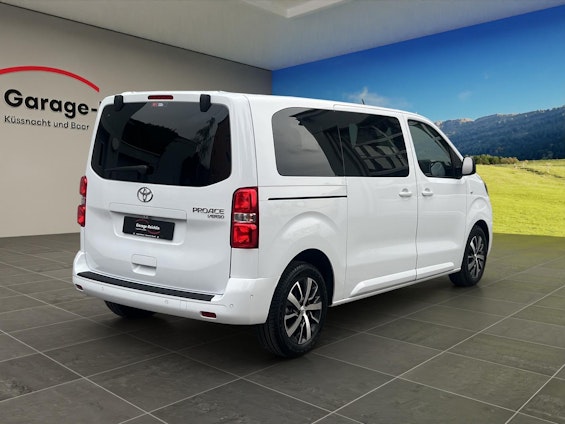 Vehicle image 4 Vehicle image 4