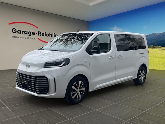 First vehicle image First vehicle image