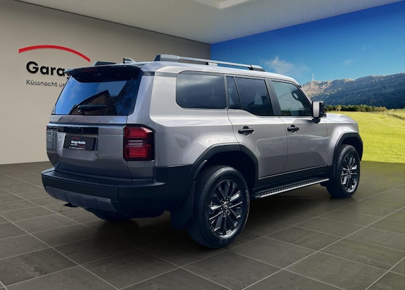 Vehicle image 4 Vehicle image 4