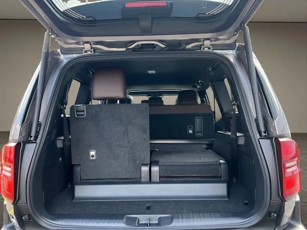 Toyota Land Cruiser 2.8 D 48V Invincible
