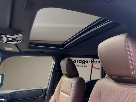 Vehicle image 9 Vehicle image 9