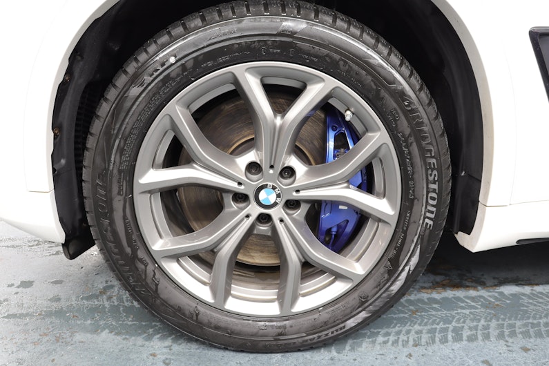 Vehicle image BMW X5