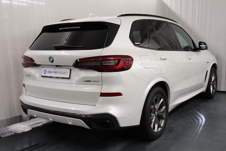 Vehicle image BMW X5