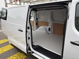 Opel Vivaro-e Cargo 75kWh Energize Your Business