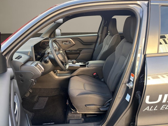 Vehicle image 8 Vehicle image 8