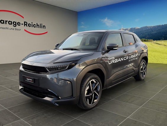 First vehicle image First vehicle image