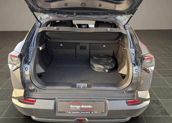 Vehicle image 12 Vehicle image 12