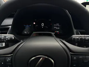 Lexus UX 300h F-Line