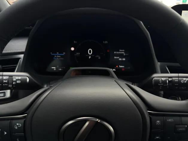 Lexus UX 300h F-Line
